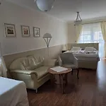 Atena Quarto em Acomodações Particulares *