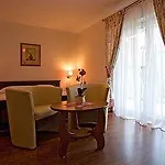 Privatunterkunft Atena