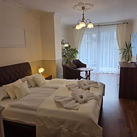 Atena Quarto em Acomodações Particulares