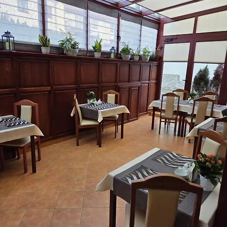 Atena בית אירוח *