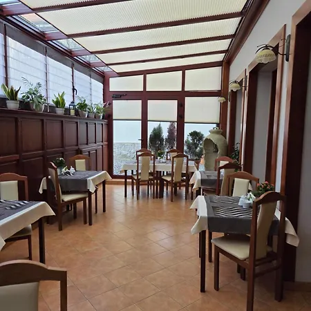 בית אירוח Atena *