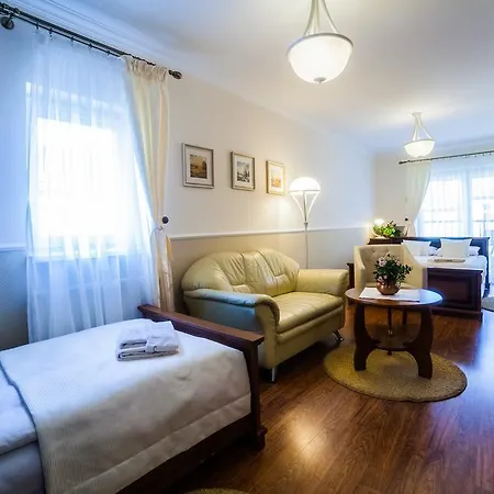 בית אירוח Atena