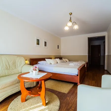 Проживание в семье Atena Свиноуйсьце