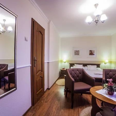 Atena בית אירוח