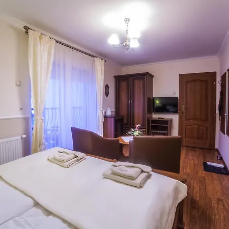 Atena בית אירוח *