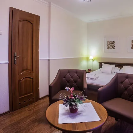 Atena בית אירוח *