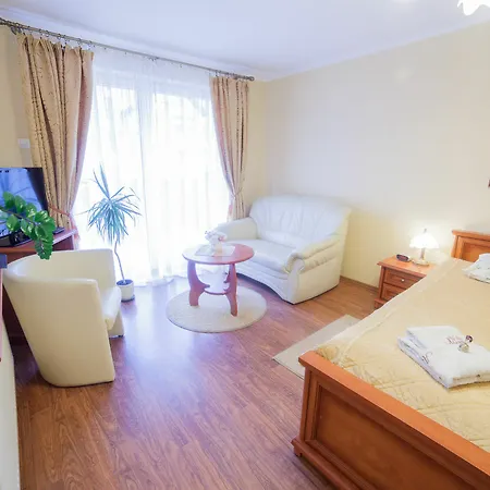 Atena Свиноуйсьце