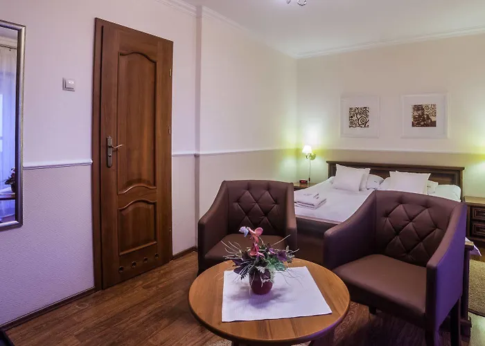 Atena Quarto em Acomodações Particulares *